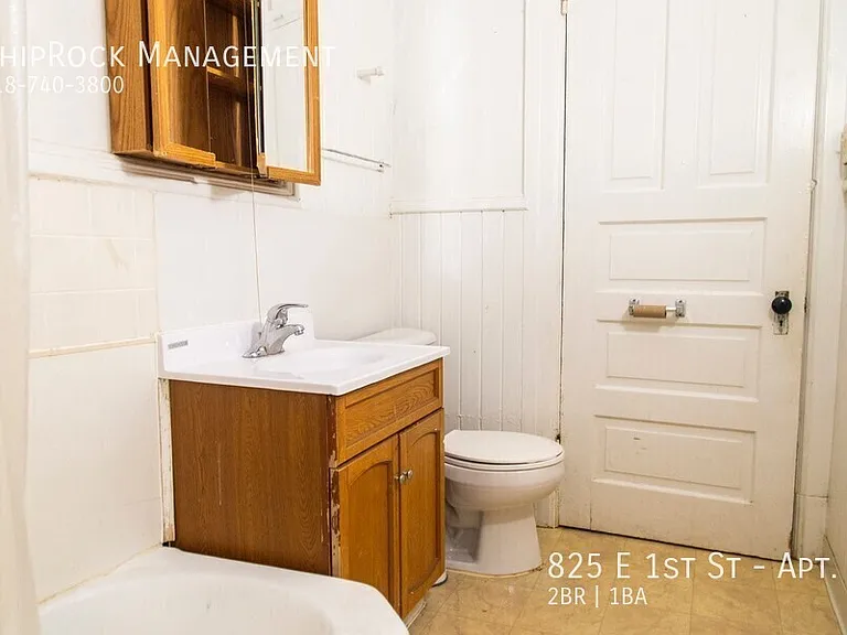 825 E 1st St #B — Photo 8