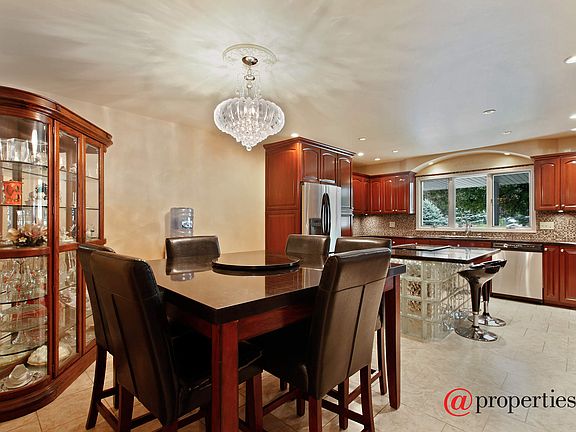Kitchen / Breakfast Room