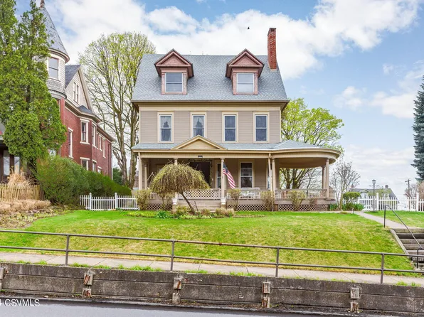1045 Market St, Sunbury, PA 17801