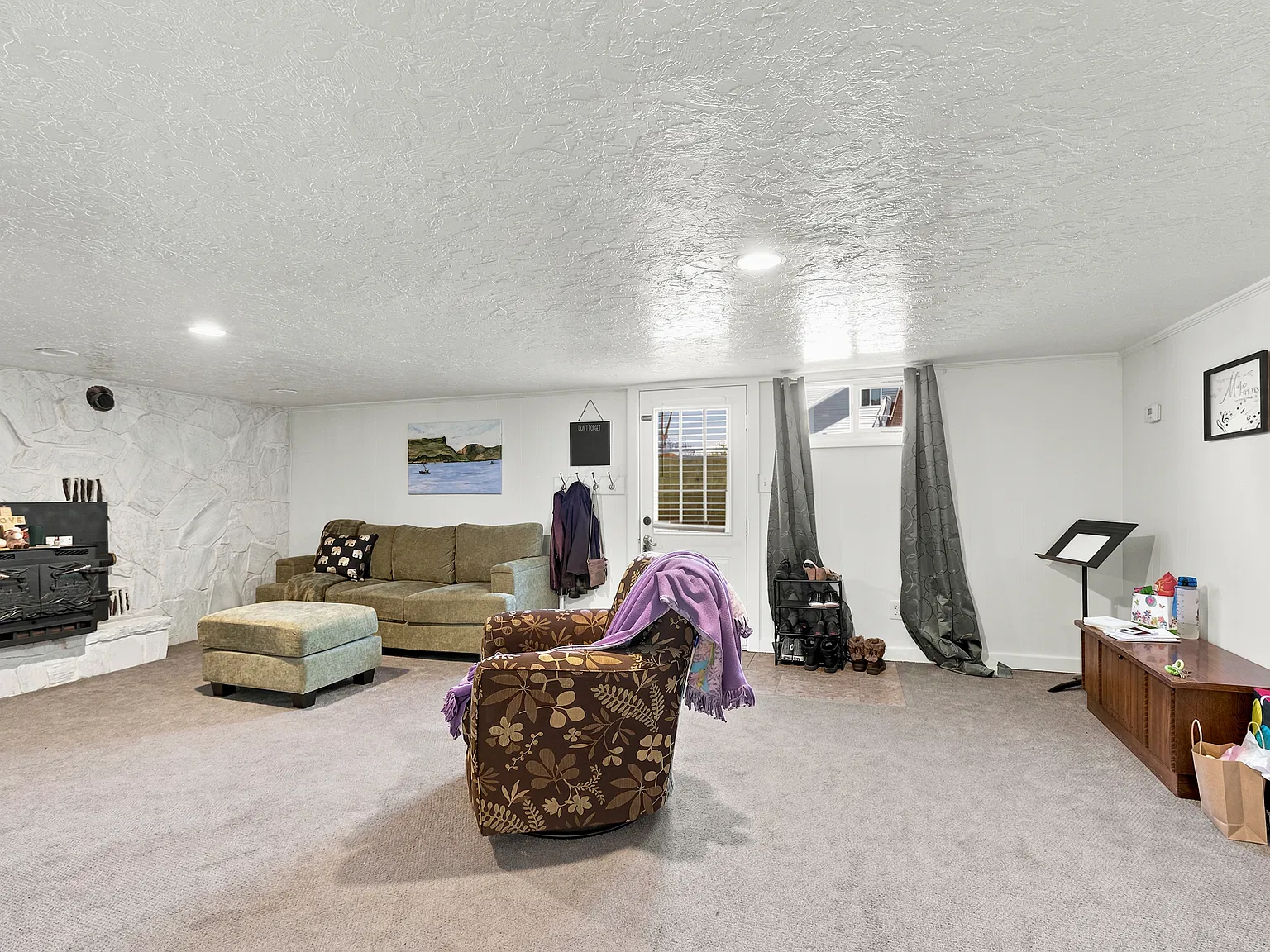 1 bed, 1000 sqft, $1,050 — Photo 4