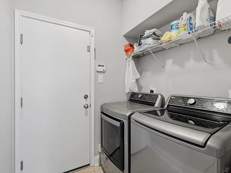16954 Darien Wing — Photo 29