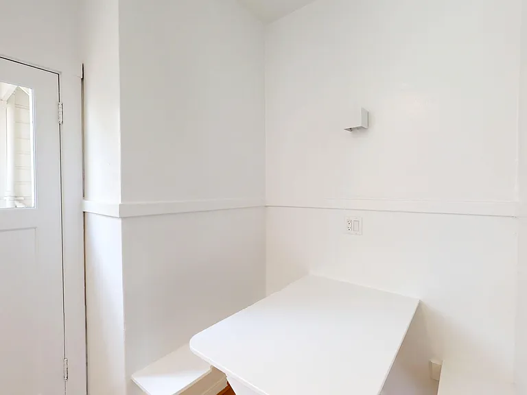 225 Irving St #7 — Photo 11