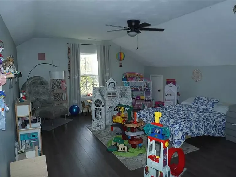 4921 Clifton St — Photo 4