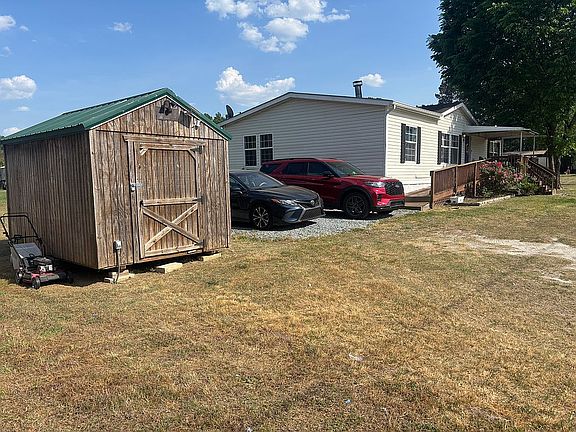 2nd image of 479 Tobacco Rd