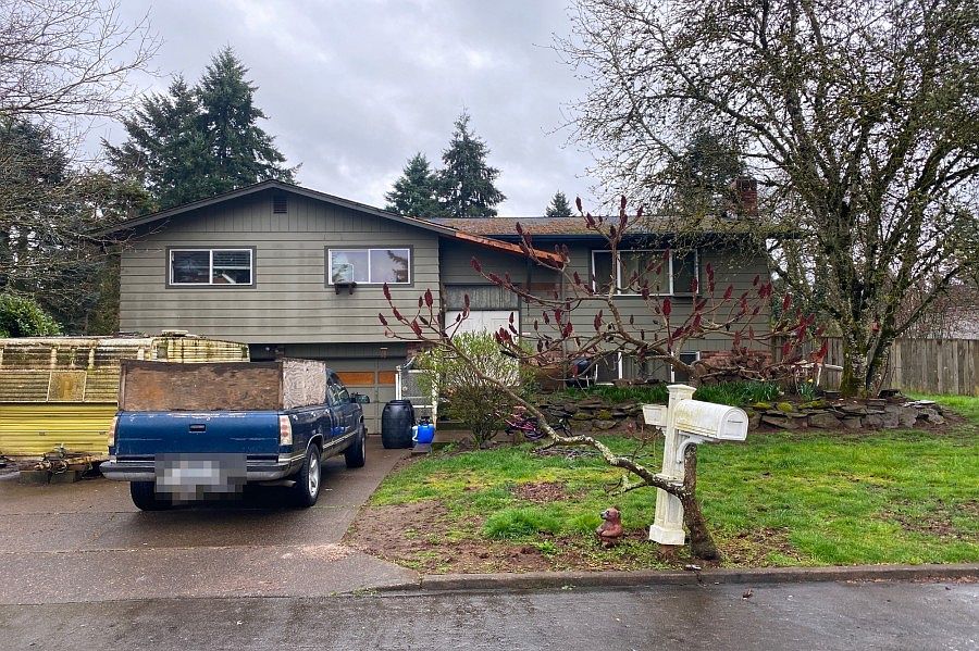 1st image of 10713 NE 96th St
