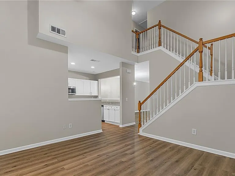 406 McAfee Ct NW #13 — Photo 5