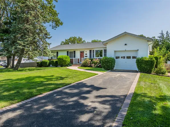 70 11th Avenue, West Babylon, NY 11704