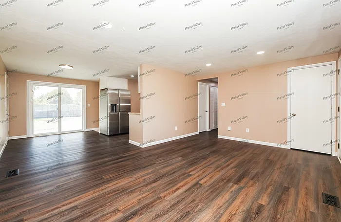 3 bed, 2.0 bath, 1080 sqft, $1,675 — Photo 4