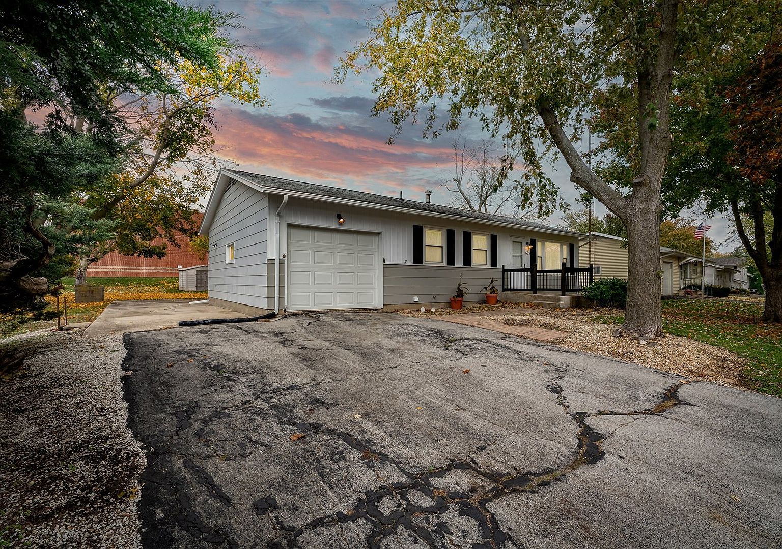 608 Meadow Ln, Le Roy, IL 61752 Zillow