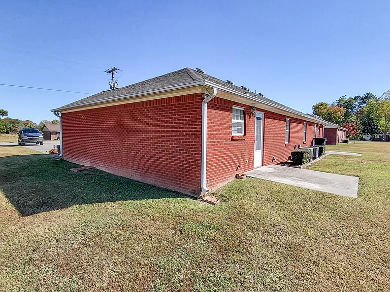 18901 Easter Ferry Rd — Photo 29