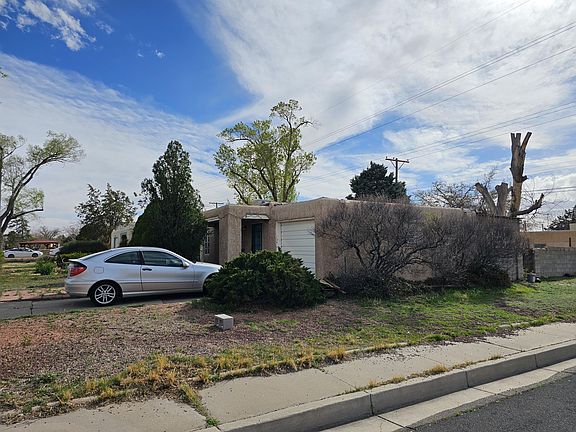 2nd image of 817 Madeira Dr SE