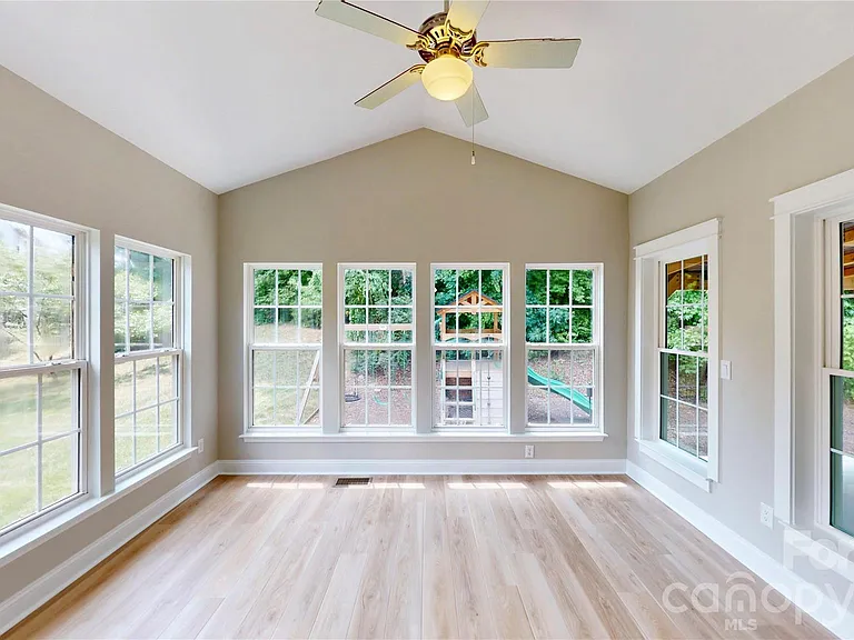 107 Stonemason Ct — Photo 5