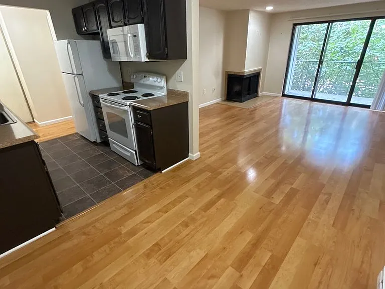 Cresswell Apartments — Photo 25
