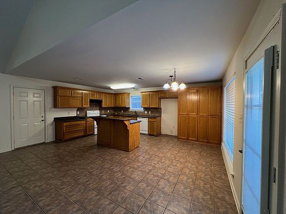 4th image of 23889 Sandlewood Ct