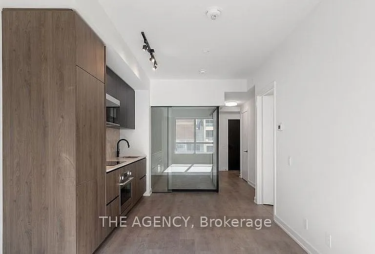 108 Peter St #712 — Photo 3