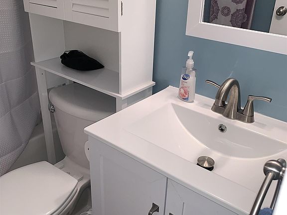 4th image of 1911 W Valley View Dr