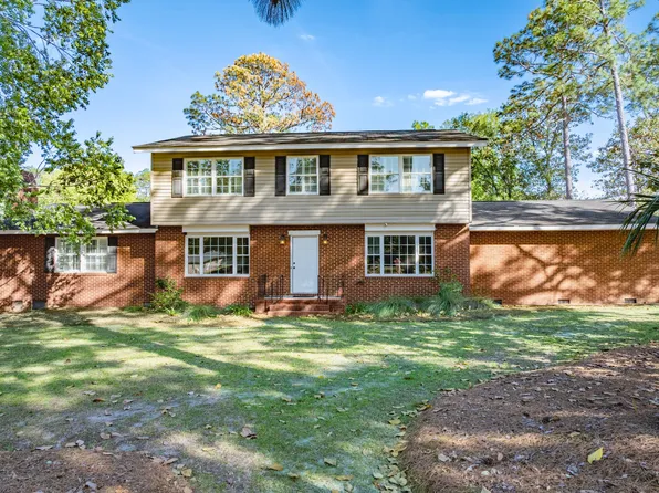 203 Lakeshore Dr, Moultrie, GA 31768