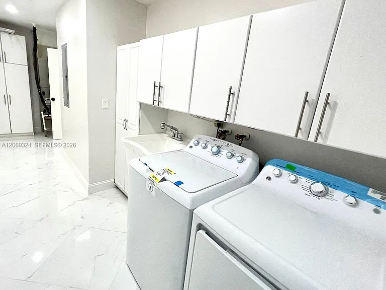 4910 Jefferson St — Photo 31