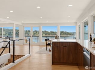 47 Wallace St, Steilacoom, WA 98388