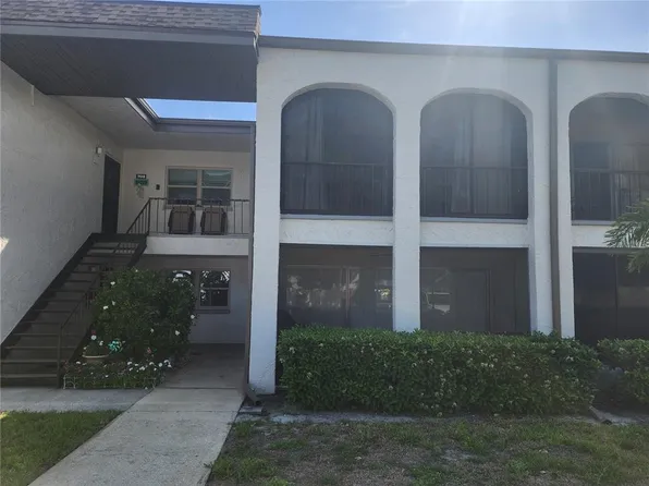 7701 Starkey Rd APT 704, Seminole, FL 33777