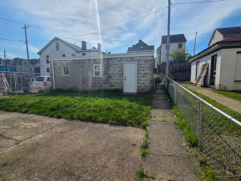 346 E 12th Ave — Photo 4