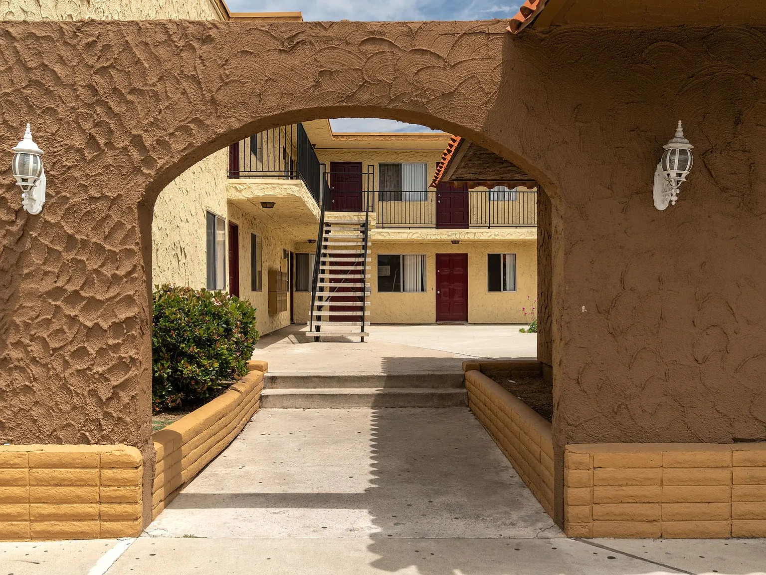 L Ave — Photo 2