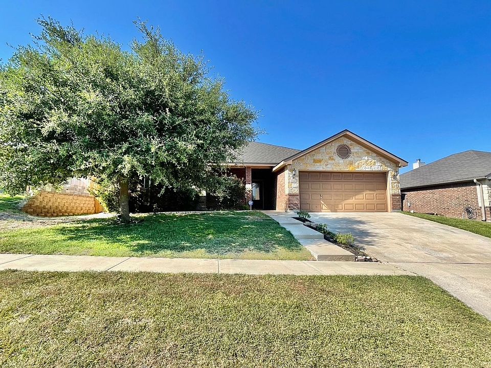 1st image of 2511 Traditions Dr