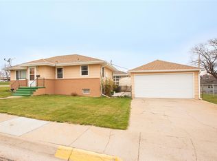 607 W G St, Mccook, NE 69001