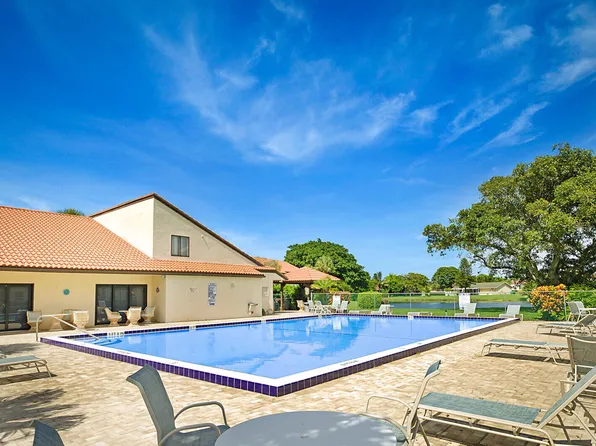 9 Vía De Casas Sur #203, Boynton Beach, FL 33426