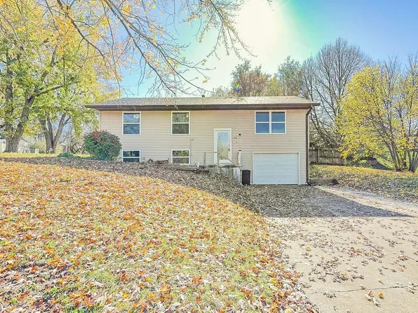 726 W Torrance Cir, Maryville, MO 64468