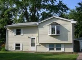 114 E Dresser Rd, Dekalb, IL 60115