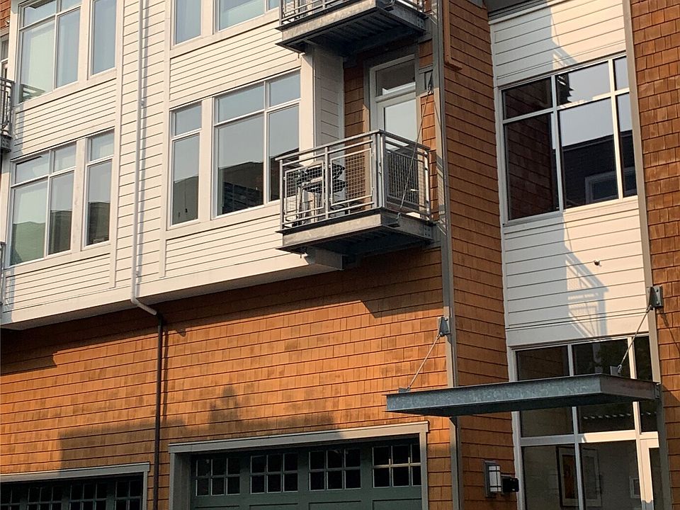 1st image of 132 Harbor Square Loop NE #H02