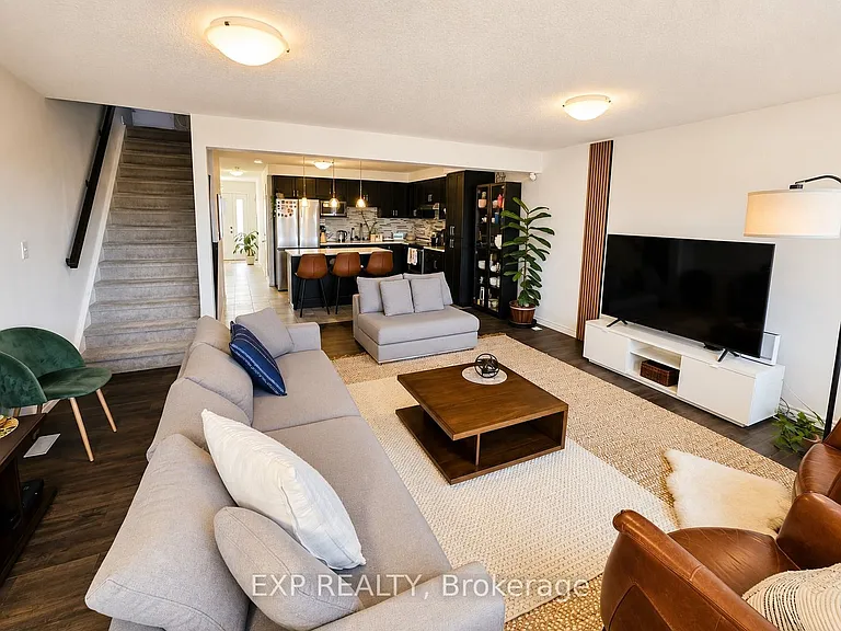 77 Hollybrook Trl — Photo 4