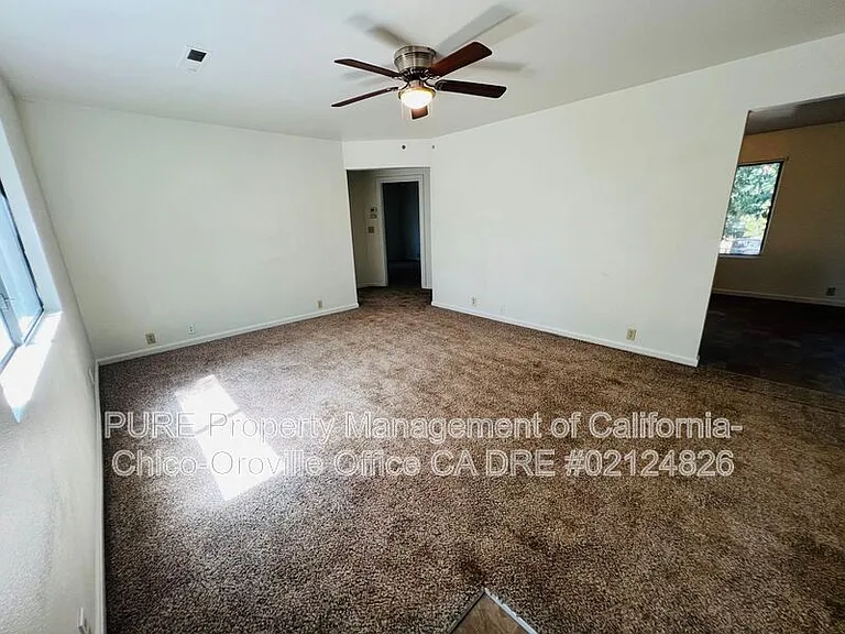 9210 Goodspeed St #B — Photo 3