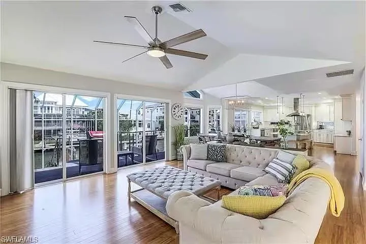 3 bed, 2.0 bath, 3484 sqft, $20,000 — Photo 2