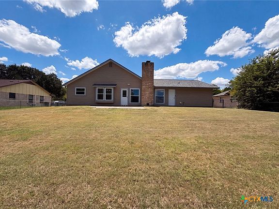 5th image of 2803 Persimmon Dr