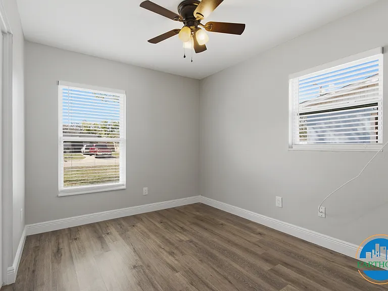 8609 Chinaberry Dr — Photo 18