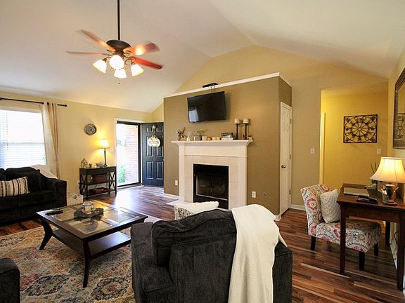 4th image of 3008 Heron Ct