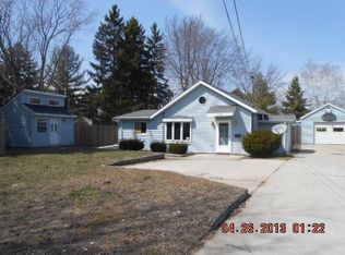 2714 11th St, Two Rivers, WI 54241