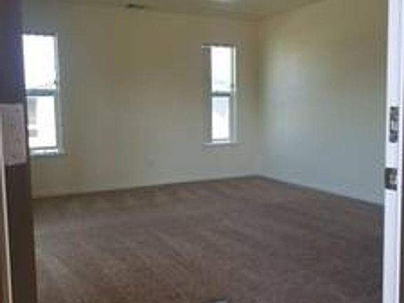 3rd image of 405 Eastwood Ave #101