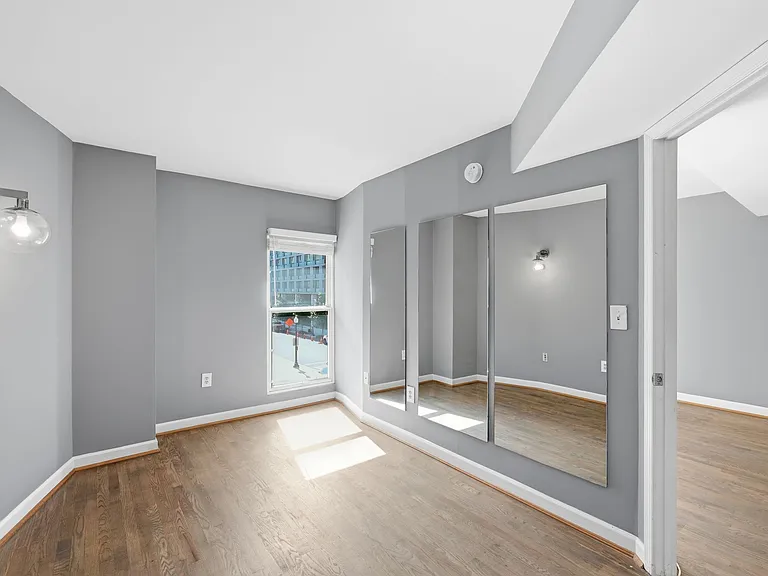 601 Pennsylvania Ave NW #211 — Photo 6
