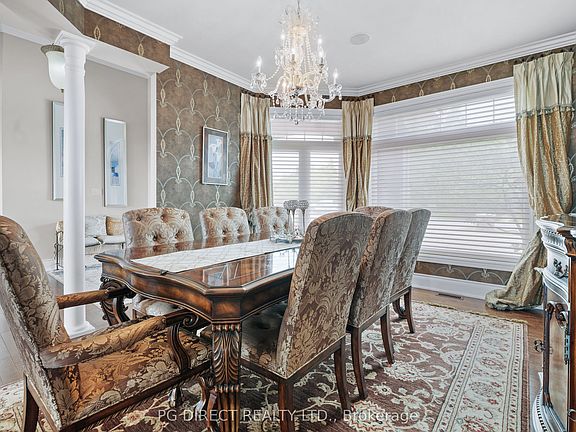 4th image of 427 Surrey Dr