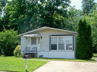 536 Raccoon Ln, Mount Laurel, NJ 08054