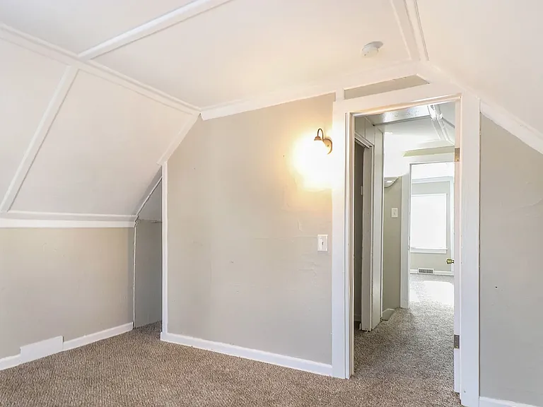 405 E Woodside St — Photo 7