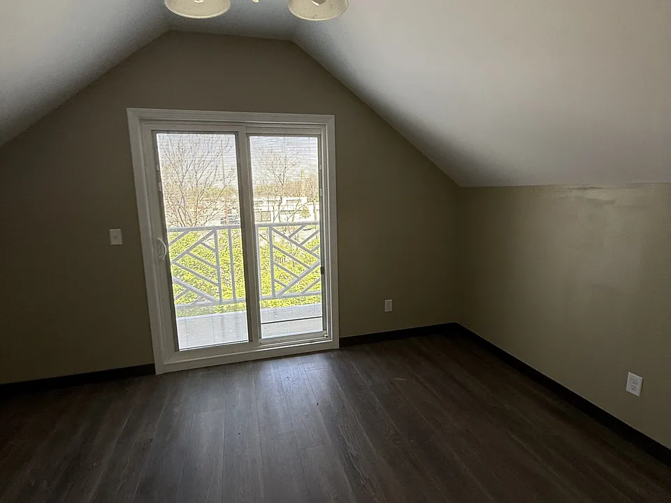 27 S Tuxedo St #9