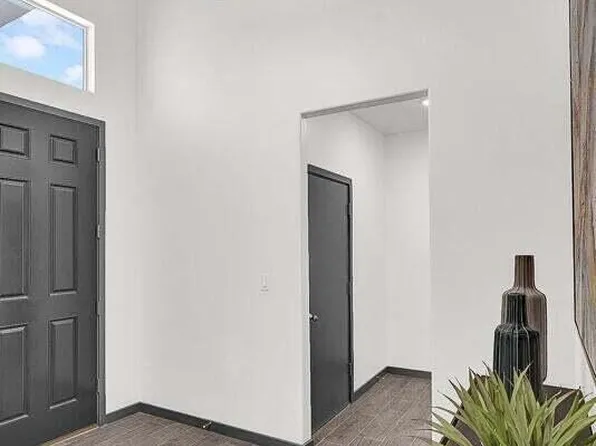 2350 Enchanted Crown Ln, El Paso, TX 79911