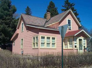 902 N 5th St, Ishpeming, MI 49849