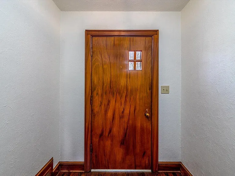 2510 Tillett Rd SW — Photo 3
