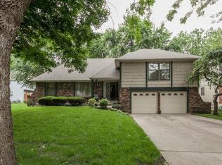 9176 W 92nd Pl, Overland Park, KS 66212