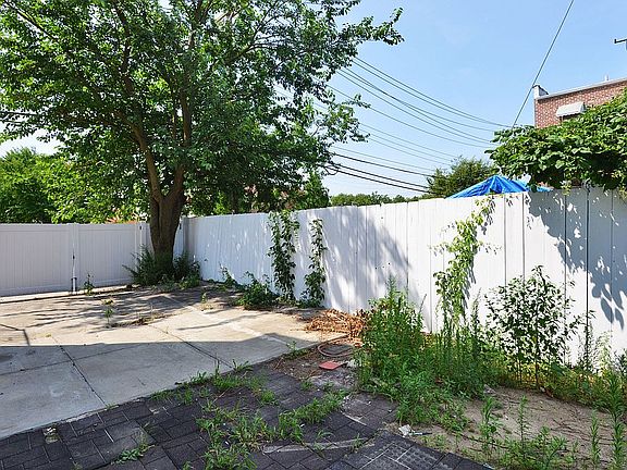 4th image of 2141 Norton Ave